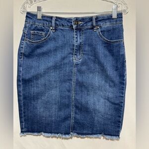 Charlie B Denim Skirt Women’s Size 4 – Raw Hem, Stretch Blue Jean Skirt